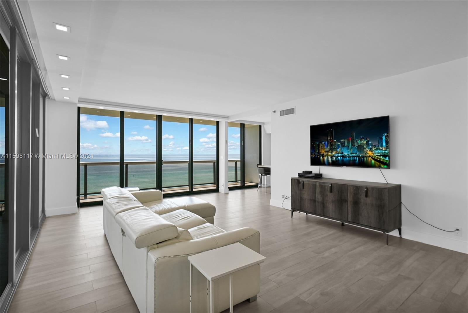 The Waves Condo - Residential