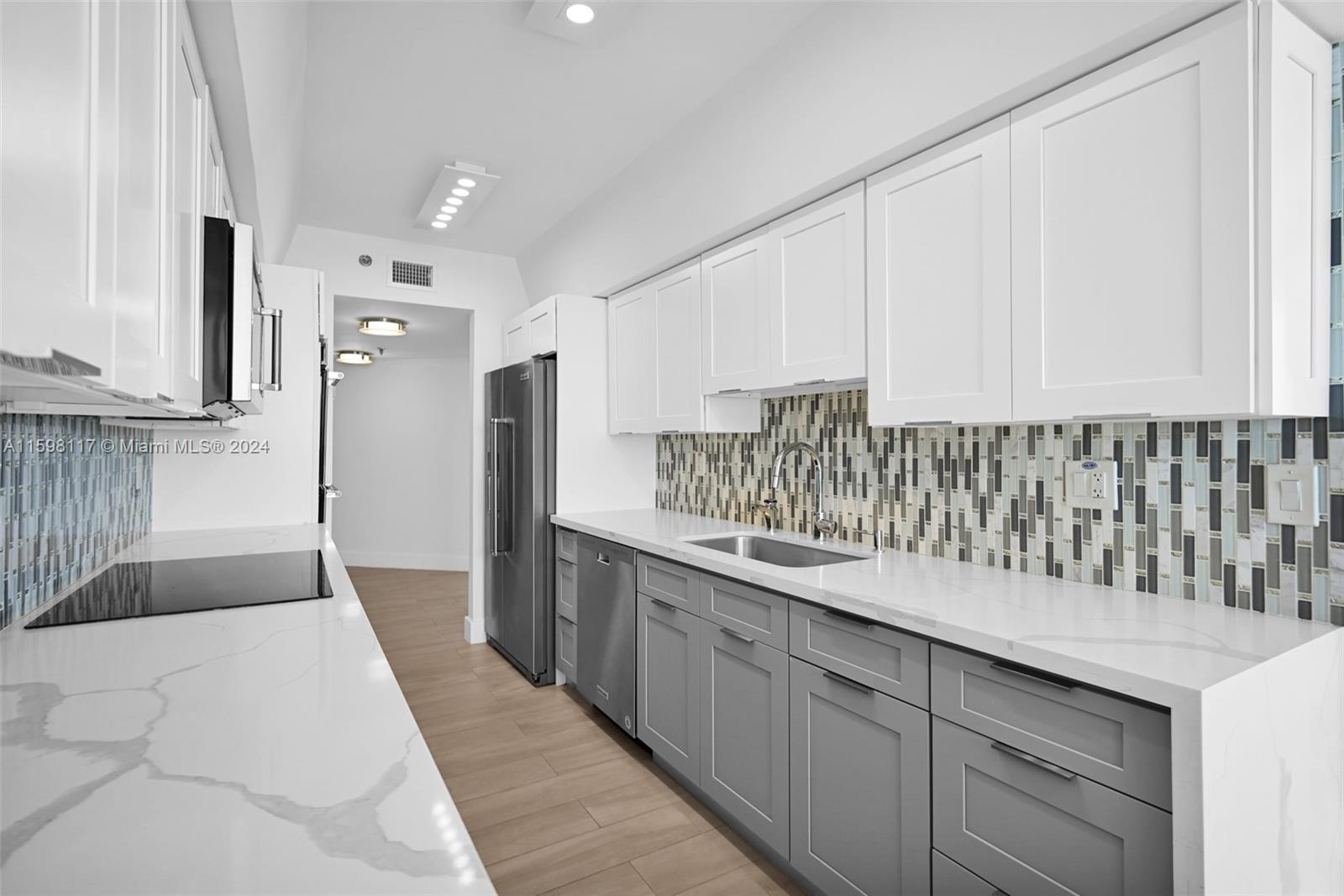 The Waves Condo - Residential