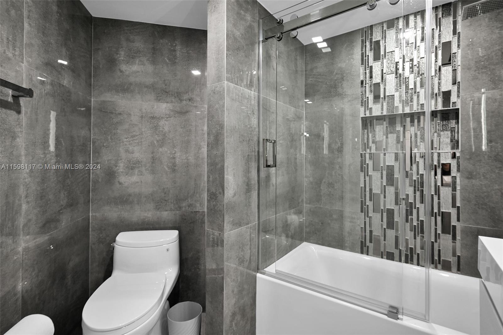 The Waves Condo - Residential