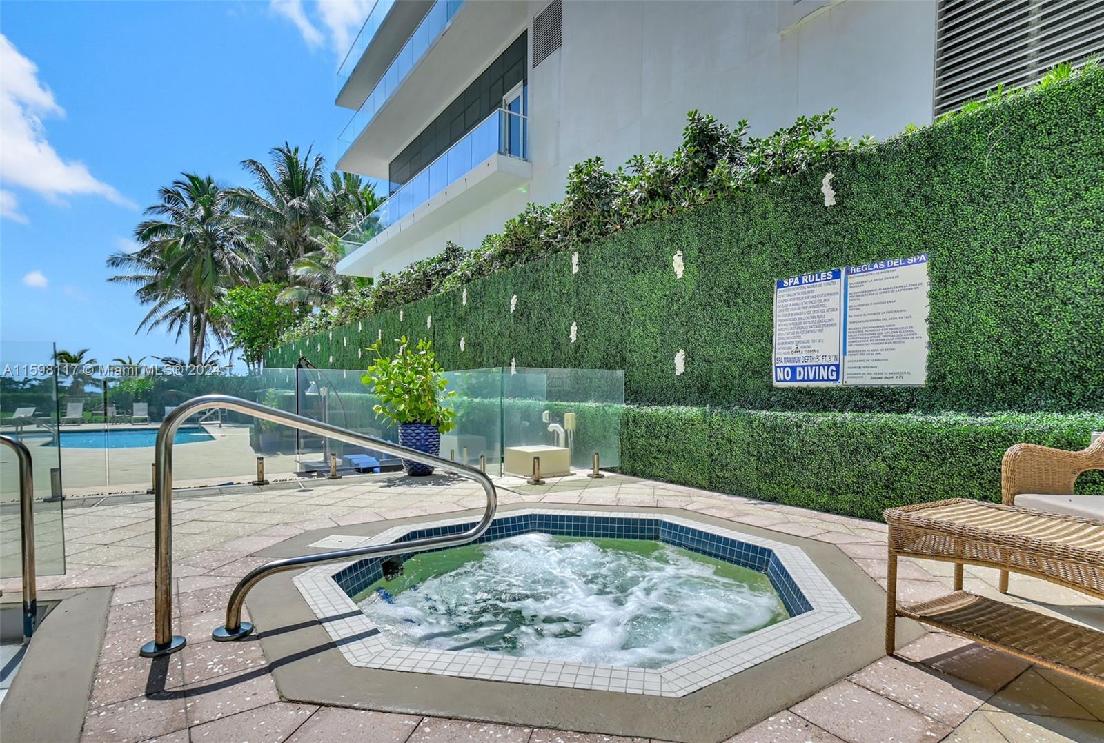 The Waves Condo - Residential