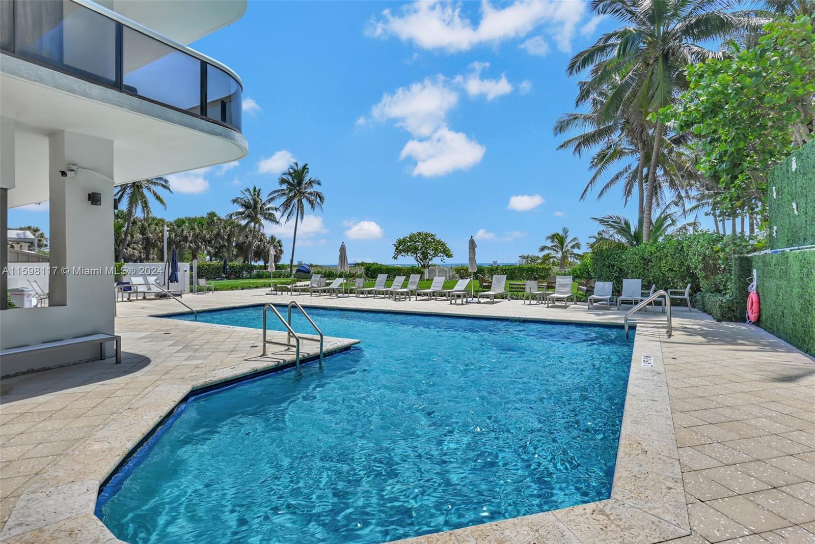 The Waves Condo - Residential