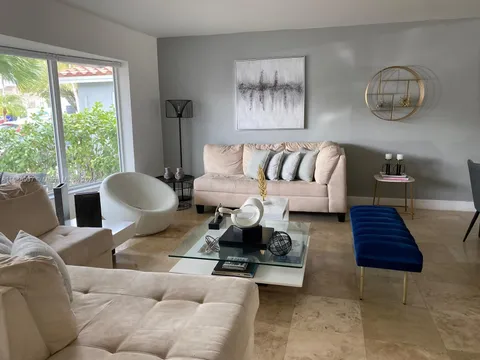 1103 Washington St, Hollywood, FL 33019 - MLS#: A11688937