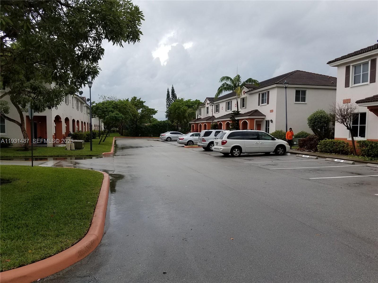 SOLABELLA CONDO - Residential Lease