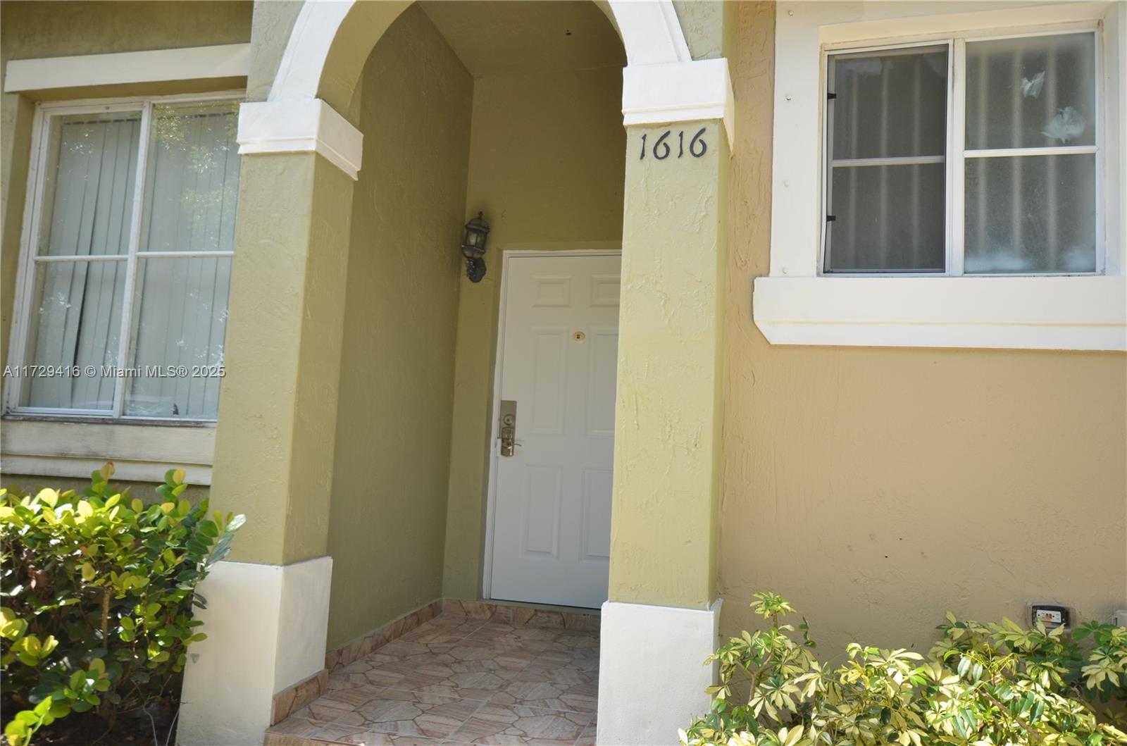 Property for Sale at 1616 Sw 2nd St 1616, Homestead, Miami-Dade County, Florida - Bedrooms: 3 
Bathrooms: 2  - $335,000