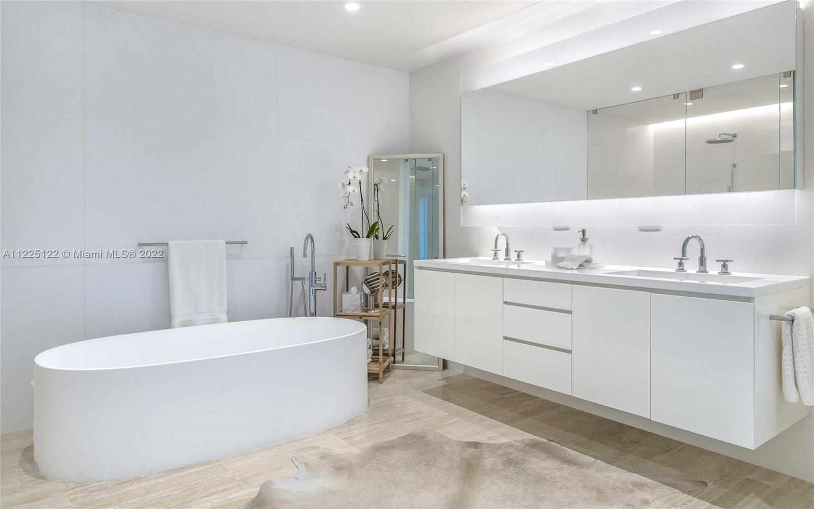 SURF CLUB CONDO - Residential