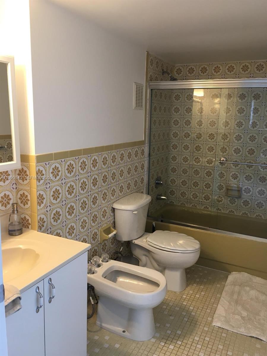 BYRON EAST CONDO - Residential