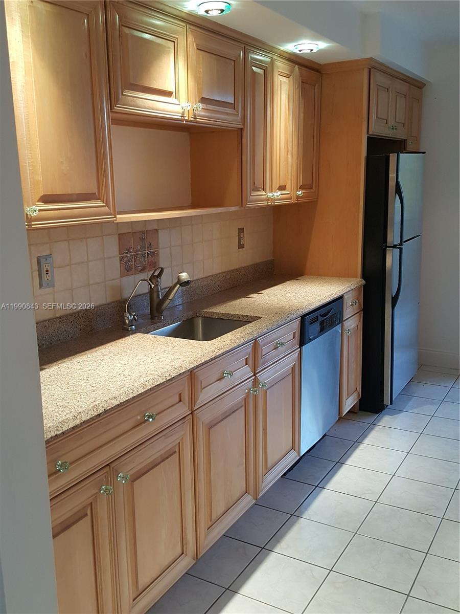 BYRON EAST CONDO - Residential