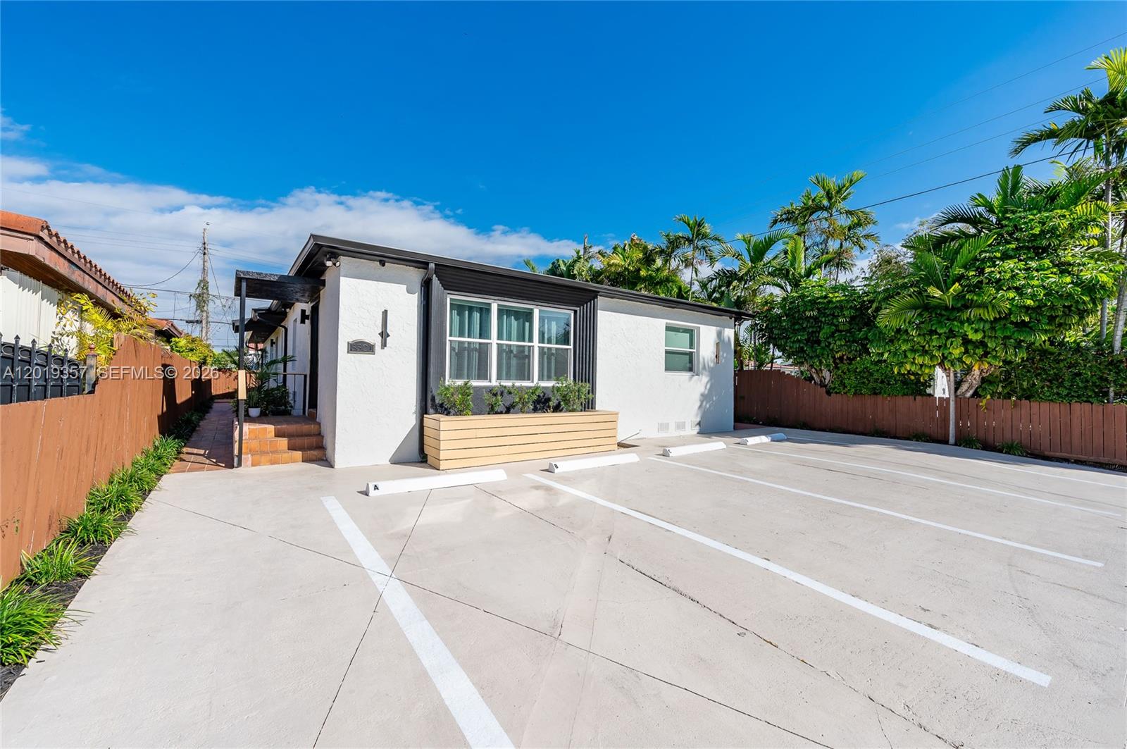 GRAPELAND HEIGHTS - Residential Income