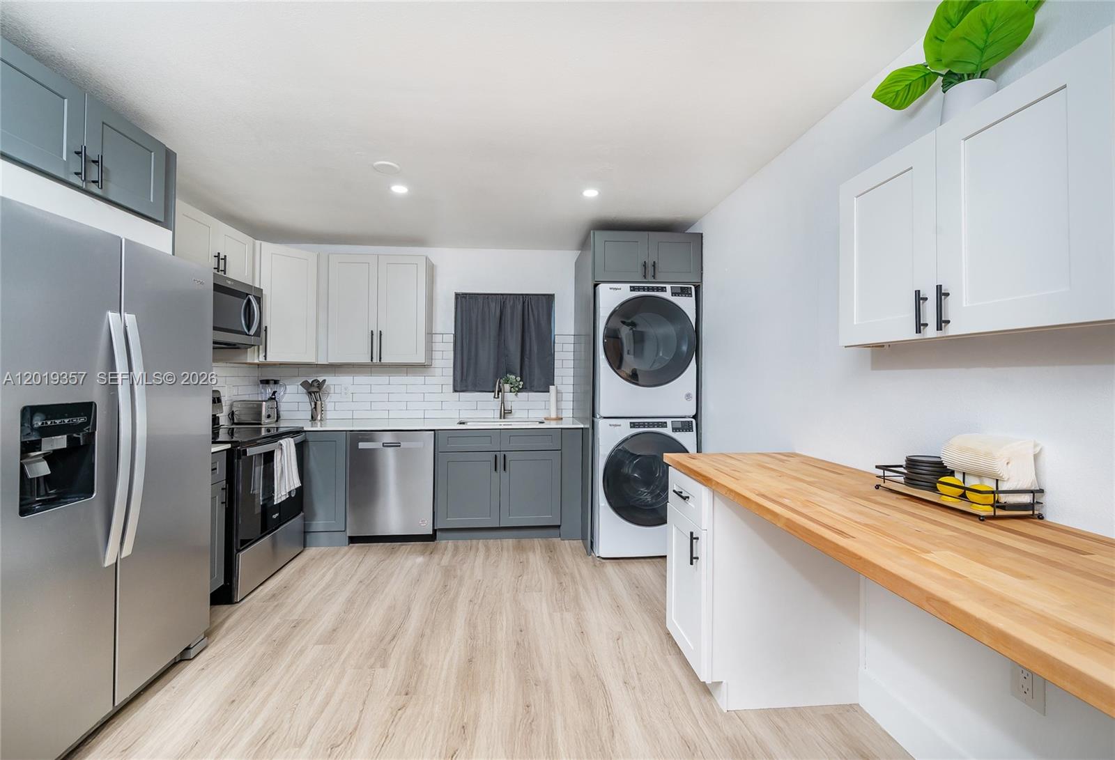 GRAPELAND HEIGHTS - Residential Income
