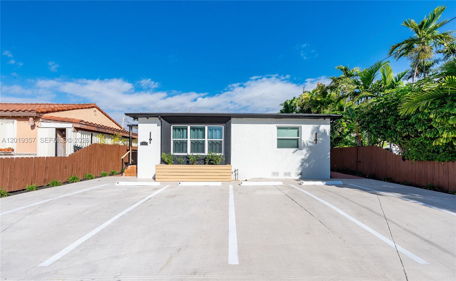 GRAPELAND HEIGHTS - Residential Income