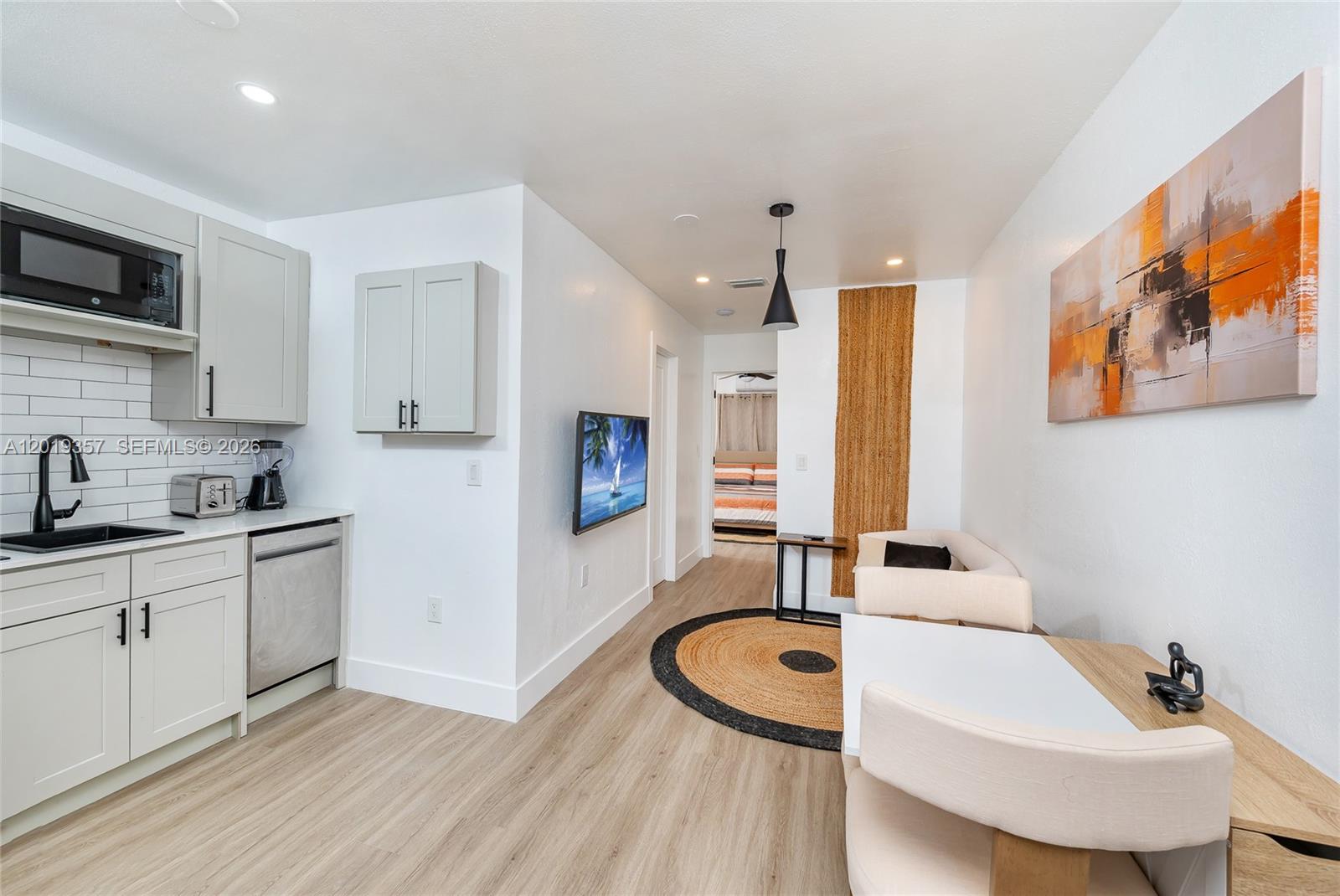 GRAPELAND HEIGHTS - Residential Income