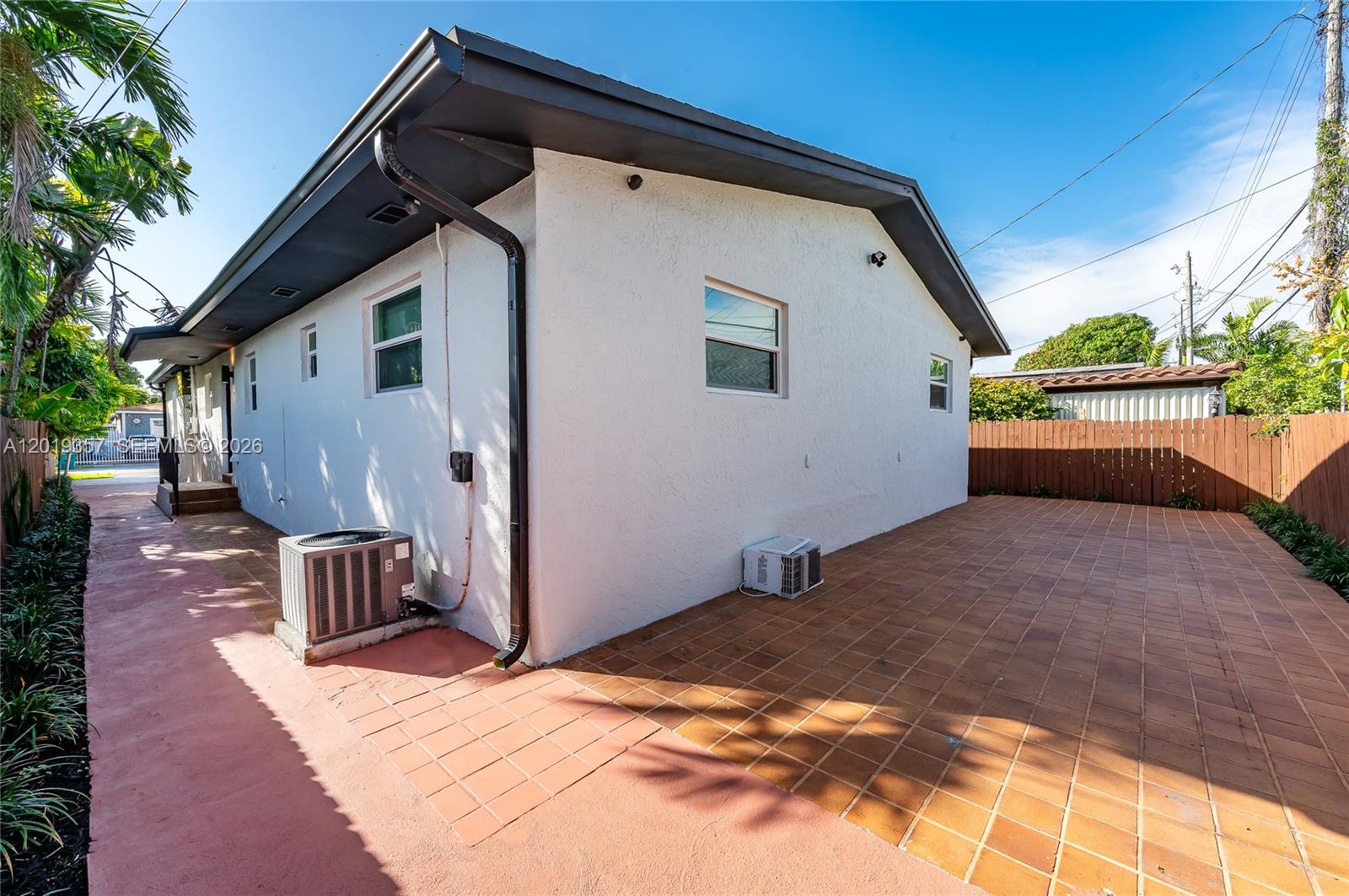 GRAPELAND HEIGHTS - Residential Income