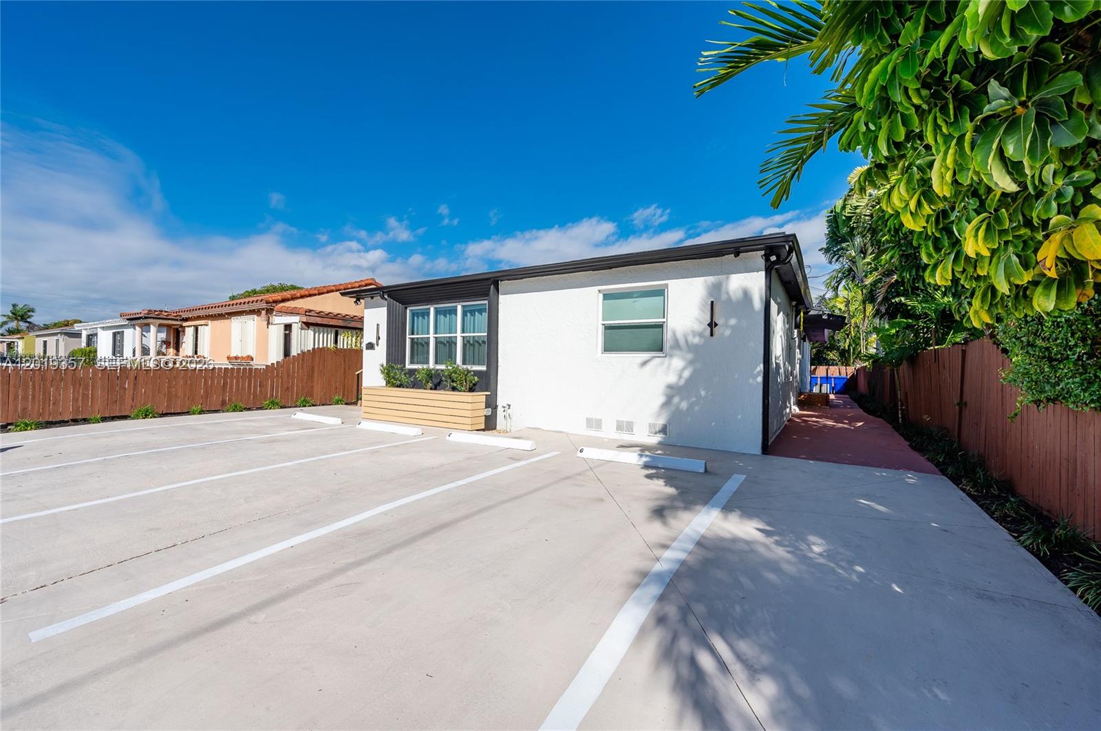 GRAPELAND HEIGHTS - Residential Income