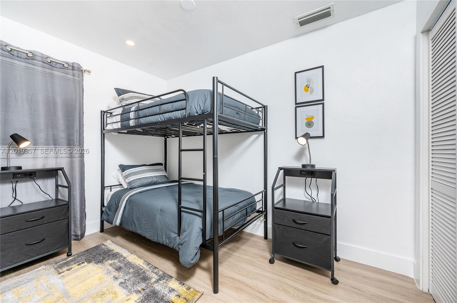GRAPELAND HEIGHTS - Residential Income