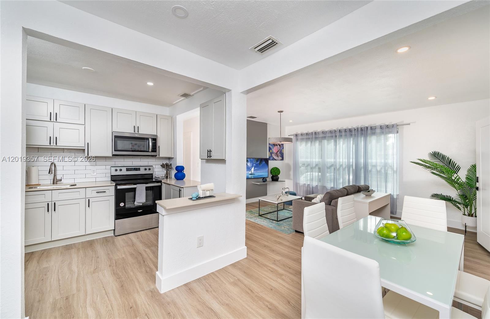 GRAPELAND HEIGHTS - Residential Income