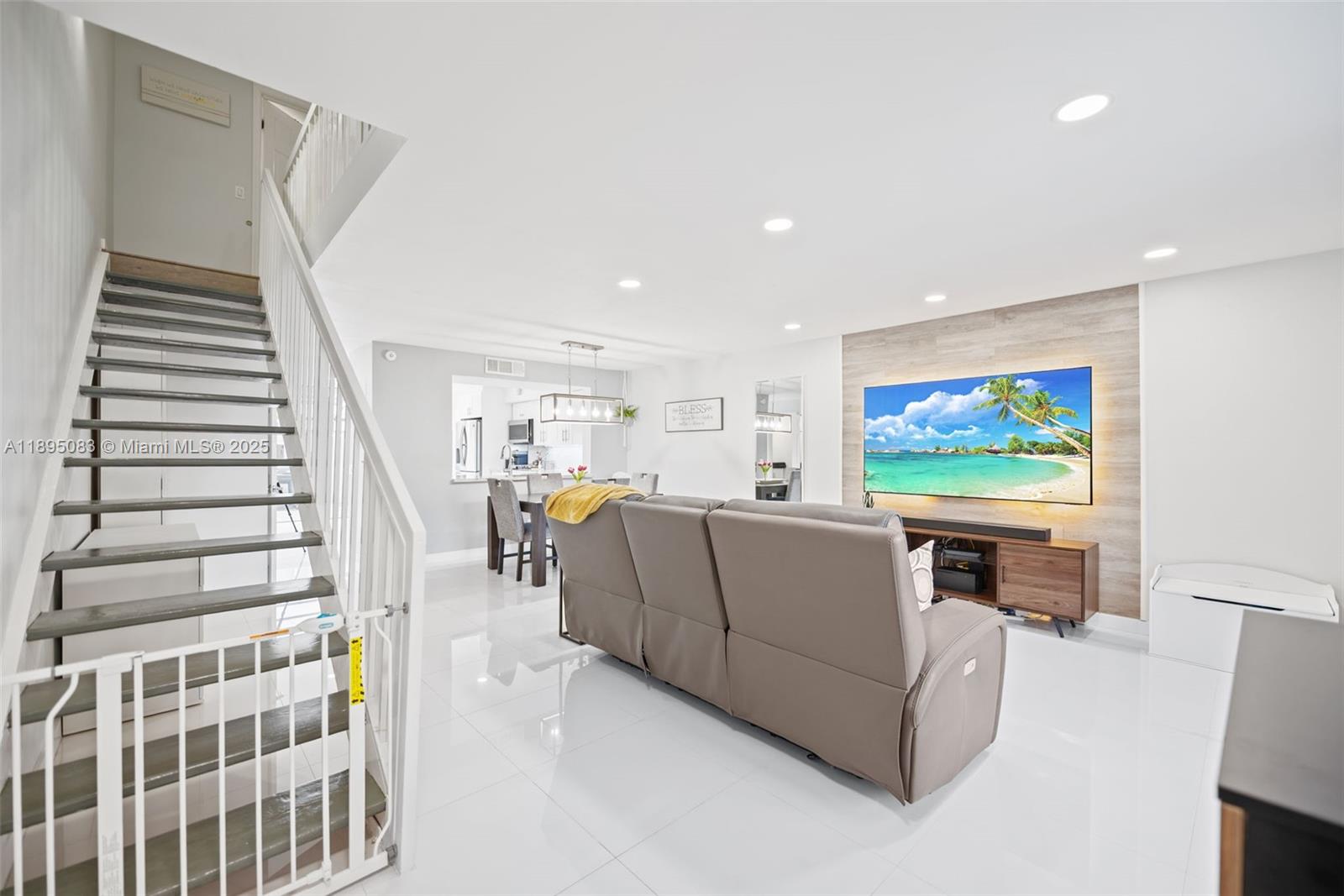EVERGLADE SUGAR & LAND CO - Residential