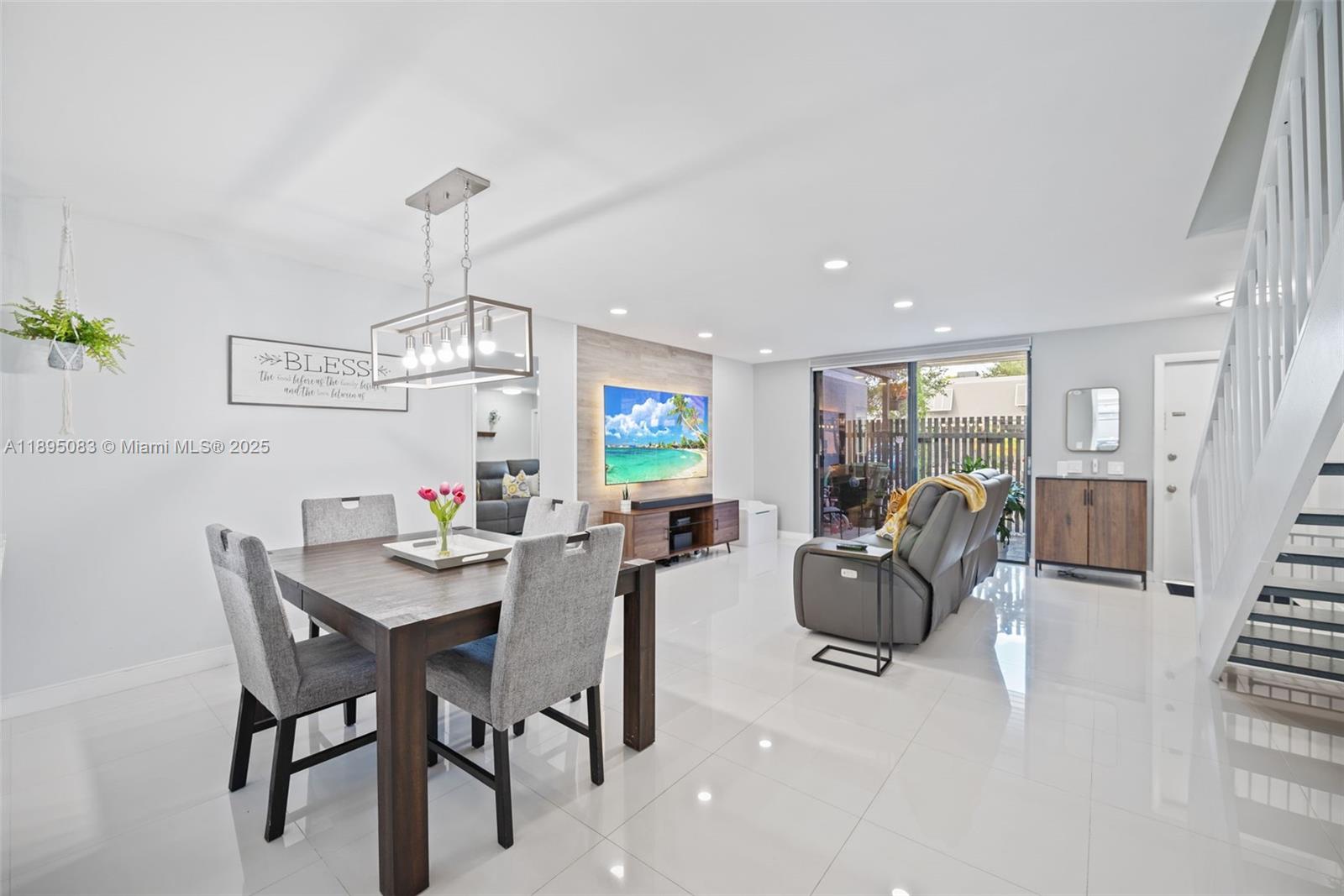 EVERGLADE SUGAR & LAND CO - Residential
