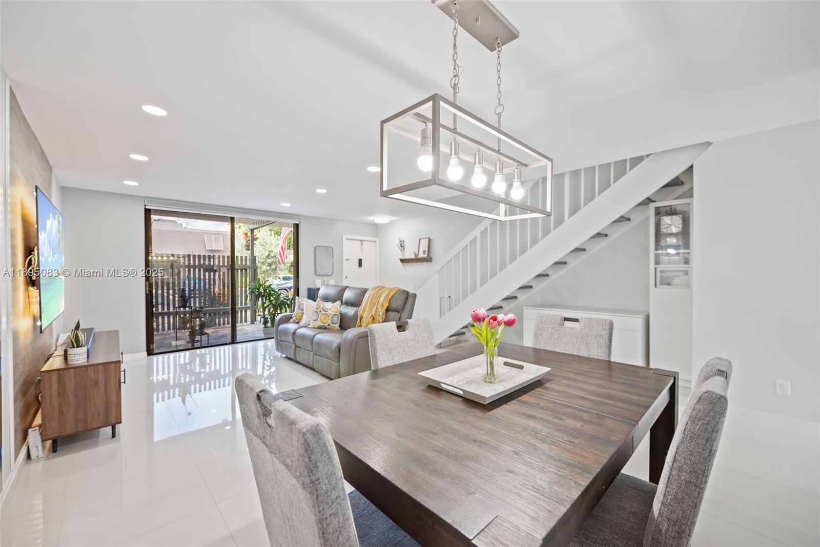 EVERGLADE SUGAR & LAND CO - Residential