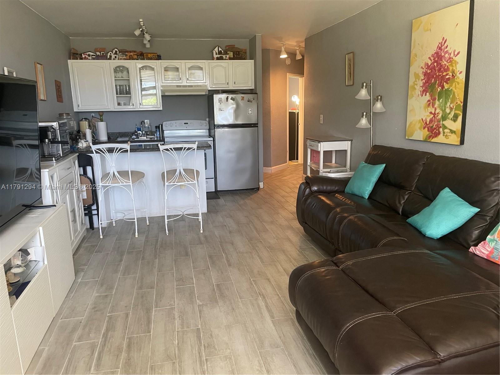 TAROMINA APTS CO-OP - Residential