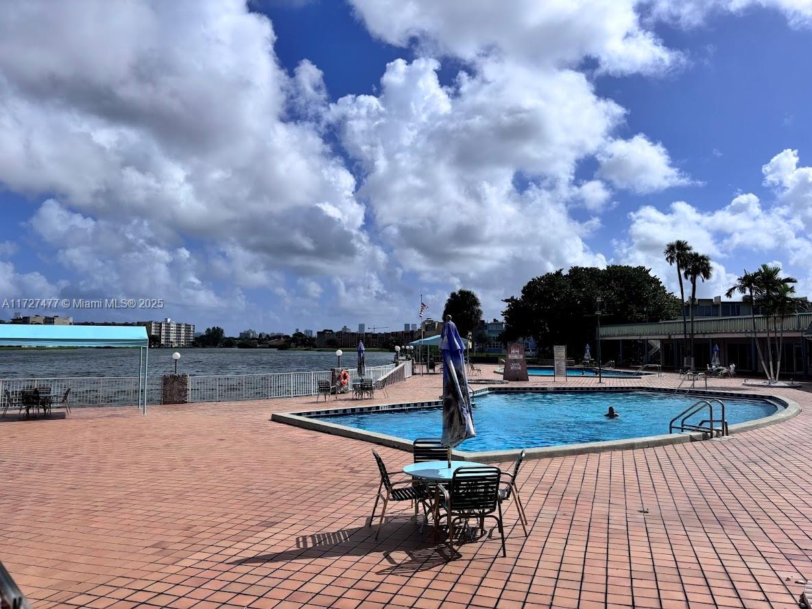 FIFTH MOORINGS CONDO - Residential