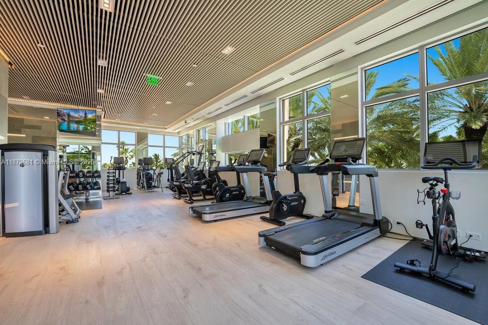 IL VILLAGGIO ON SOUTH BEA - Residential