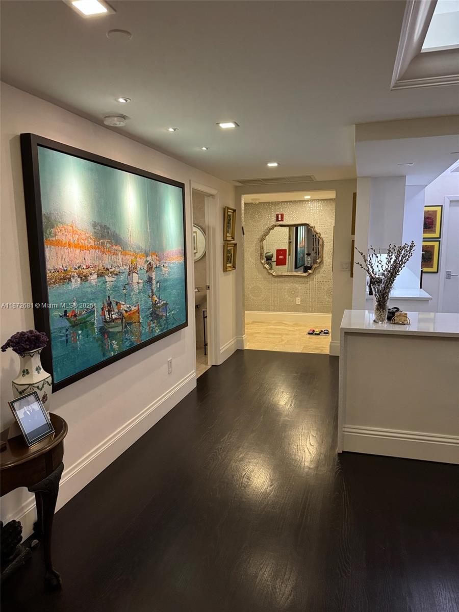 IL VILLAGGIO ON SOUTH BEA - Residential