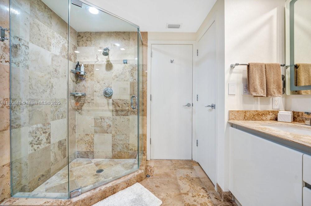 IL VILLAGGIO ON SOUTH BEA - Residential