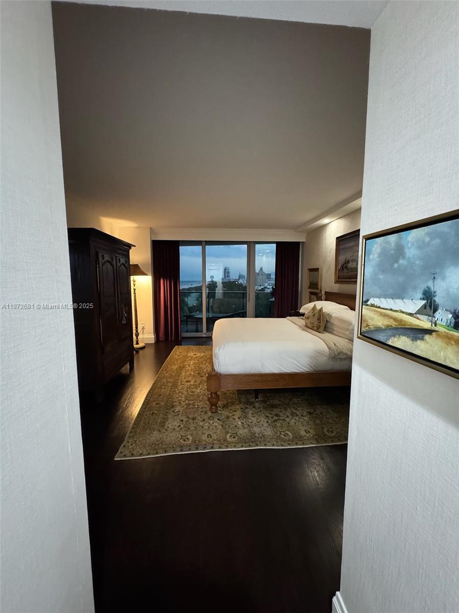 IL VILLAGGIO ON SOUTH BEA - Residential