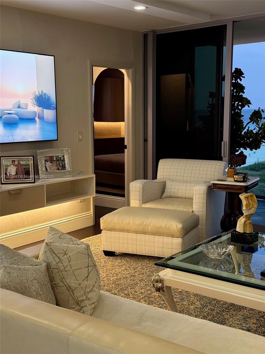 IL VILLAGGIO ON SOUTH BEA - Residential