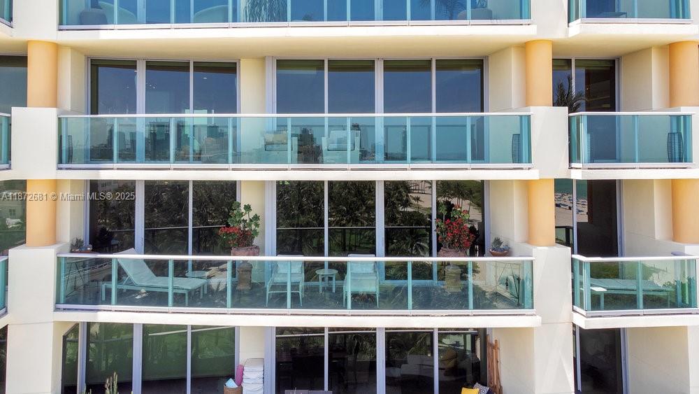 IL VILLAGGIO ON SOUTH BEA - Residential