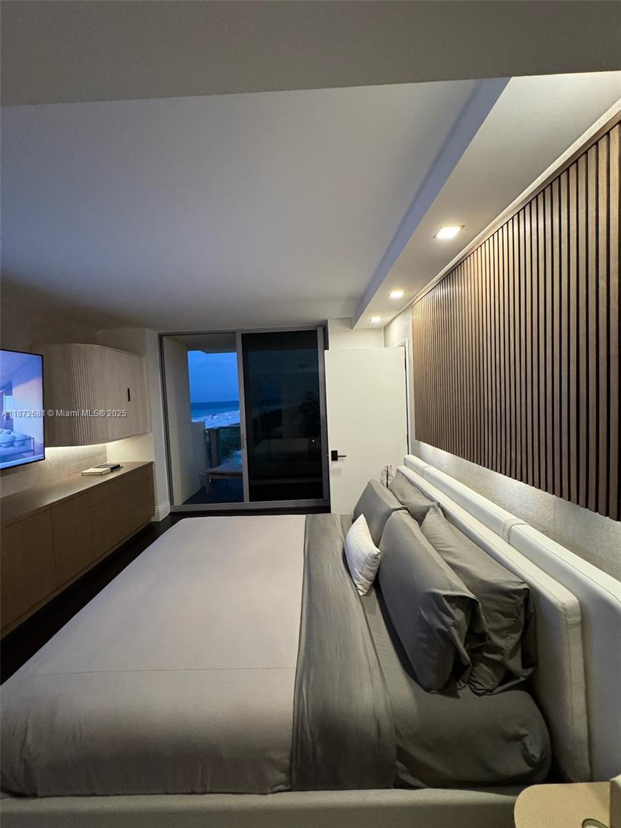 IL VILLAGGIO ON SOUTH BEA - Residential