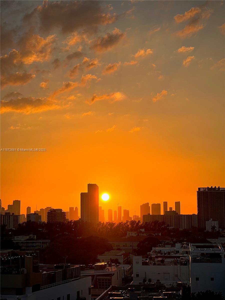 IL VILLAGGIO ON SOUTH BEA - Residential