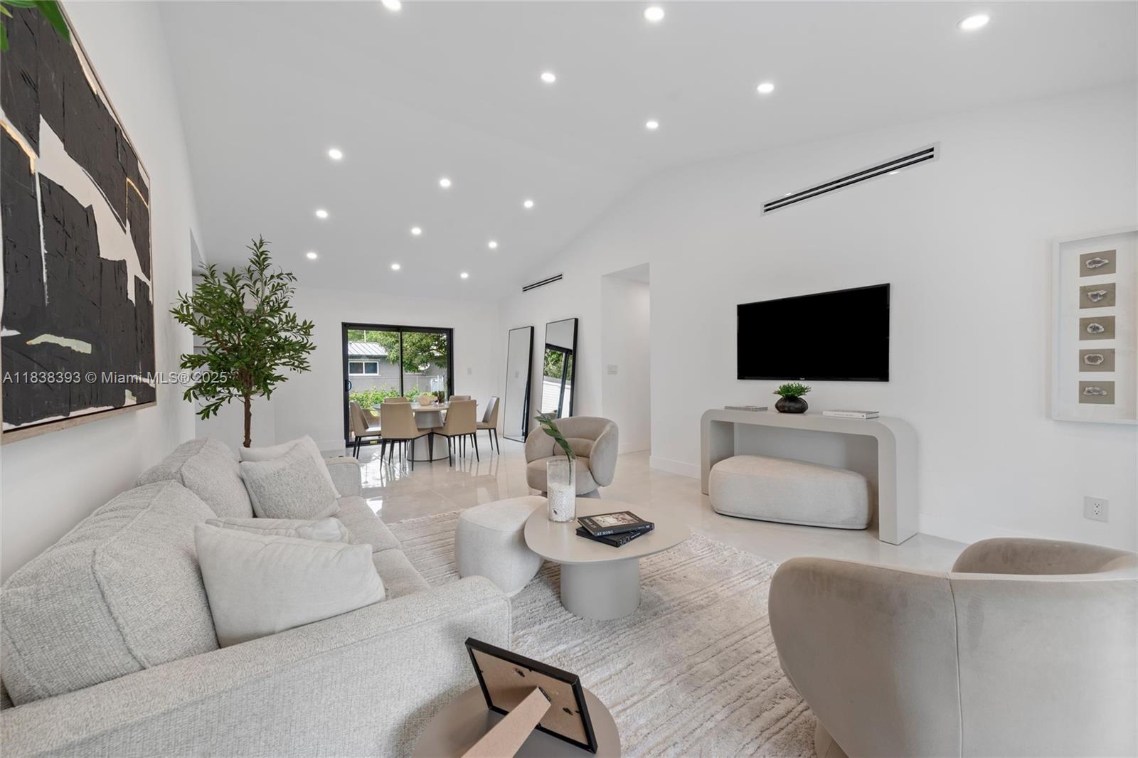 475 NW 87th St, El Portal, FL, 33150/$939,000 2 475 NW 87th St