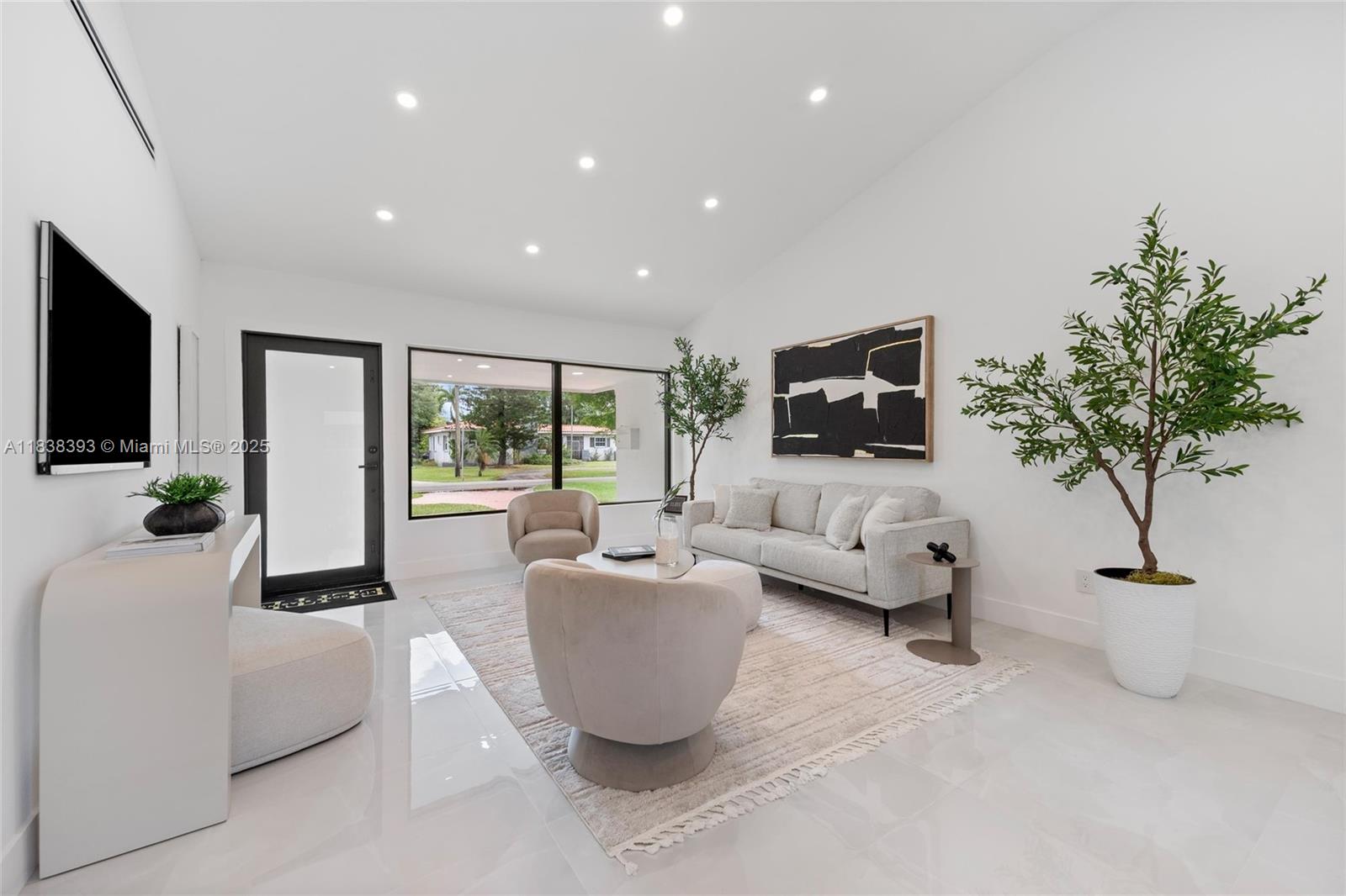 475 NW 87th St, El Portal, FL, 33150/$939,000 4 475 NW 87th St
