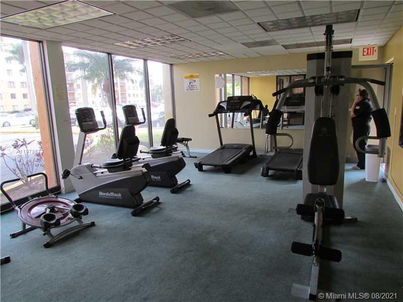 THE FOUNTAINS AT FONTAINEB - Residential Lease