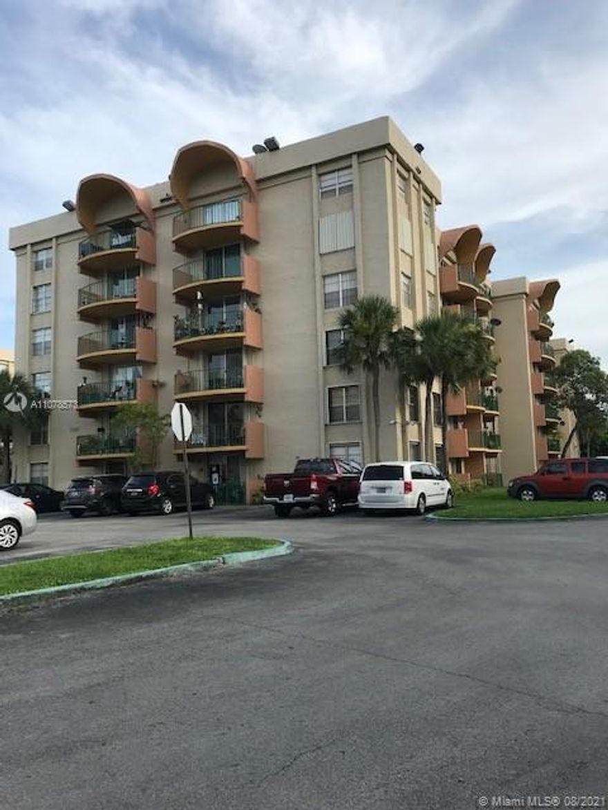 TENANT OCCUPIED. BY APPOINTMENTS ONLY*** PLEASE USE ATTACHED APPLICATION***

HOA SAYS ONE PARKING ONLY*** BEAUTIFUL 1 BEDROOM, 1 BATHROOM, CONDO ON THE 6TH FLOOR WITH CERAMIC TILE THRU-OUT, LARGE MASTER BEDROOM WITH WALK-IN CLOSET, BALCONY.  COMMUNITY WITH POOL & SPA, CLUBHOUSE, GYM, CHILDREN PLAY AREA & MORE! GREAT LOCATION, CLOSE TO FIU, MALLS, RESTAURANTS & MAJOR HIGHWAYS!.