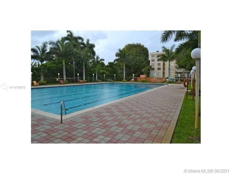 THE FOUNTAINS AT FONTAINEB - Residential Lease