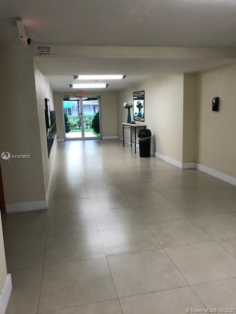 THE FOUNTAINS AT FONTAINEB - Residential Lease