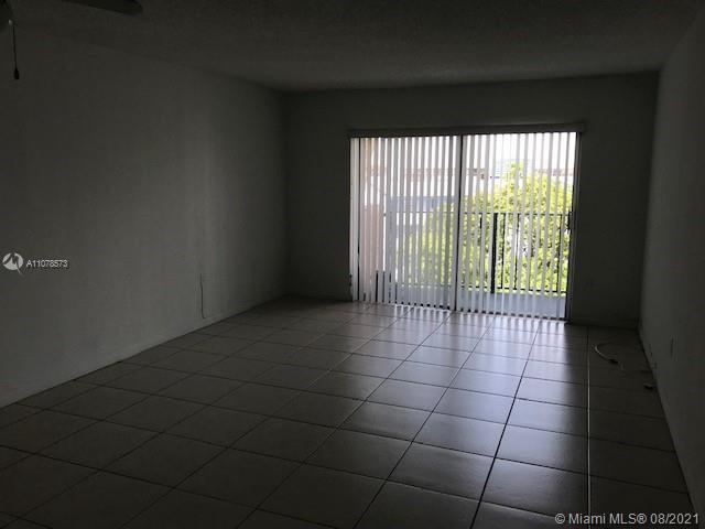 THE FOUNTAINS AT FONTAINEB - Residential Lease