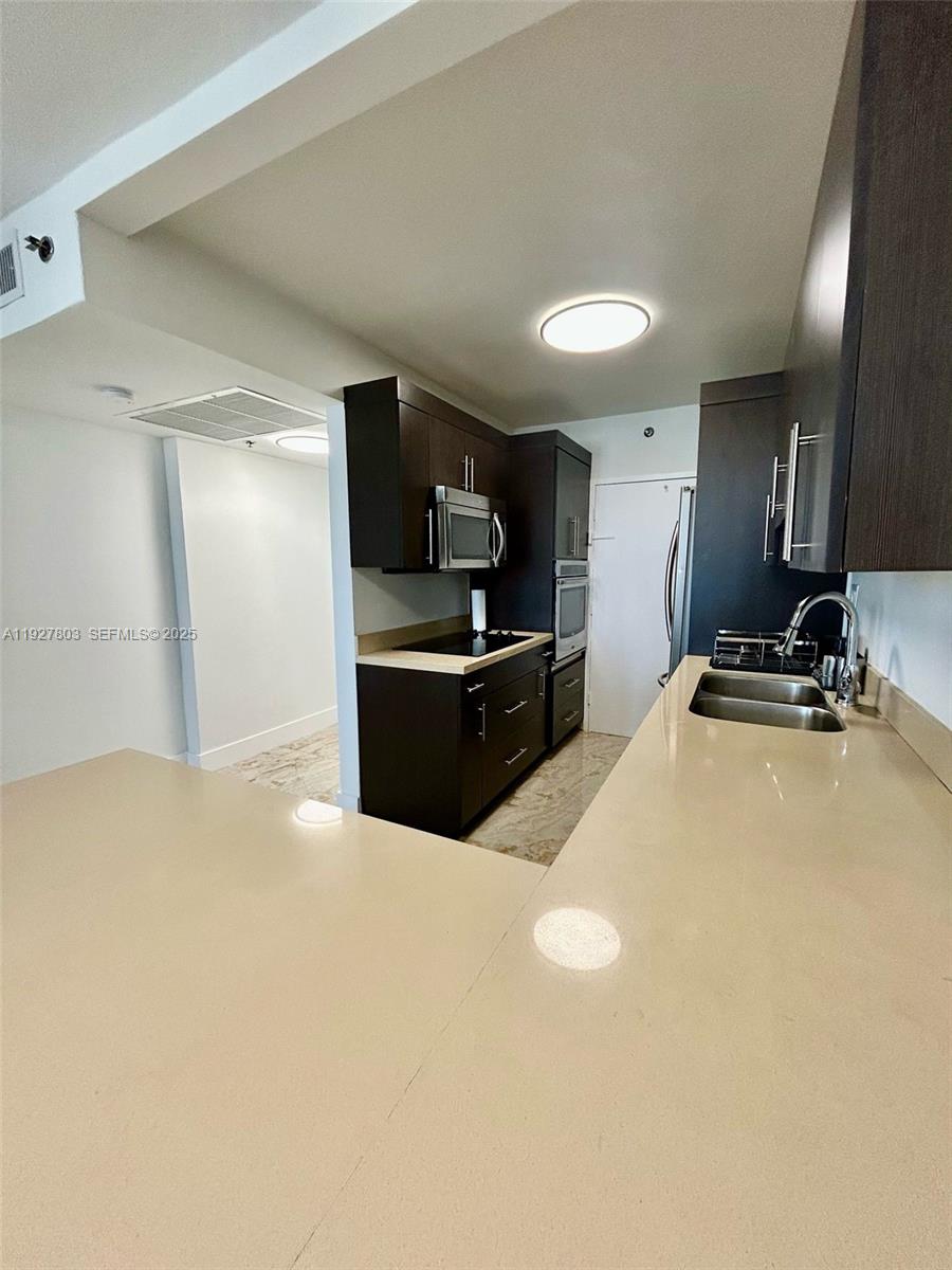 THE DECOPLAGE CONDO - Residential