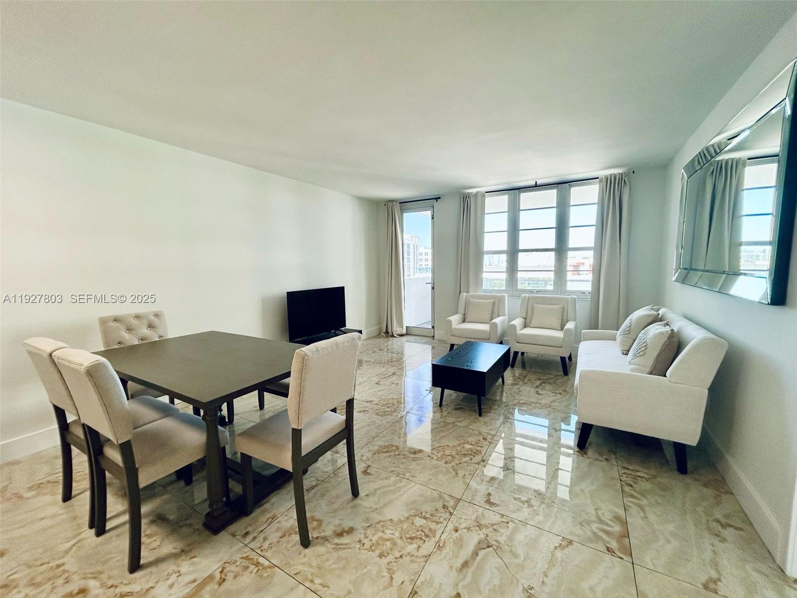 THE DECOPLAGE CONDO - Residential