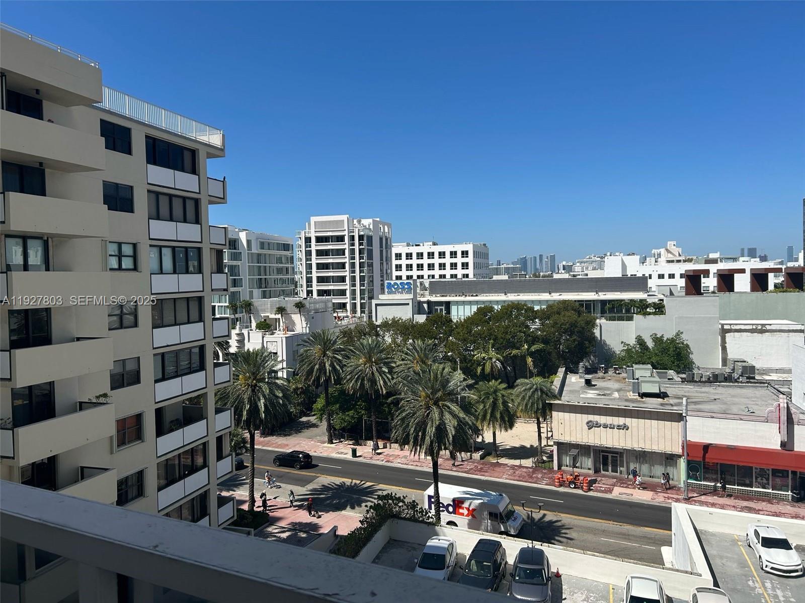 THE DECOPLAGE CONDO - Residential