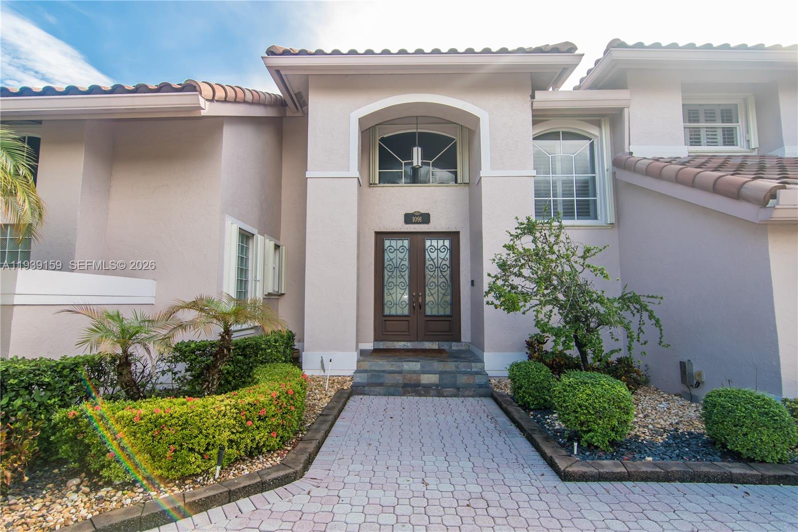 HOLLYWOOD LAKES COUNTRY C - Residential