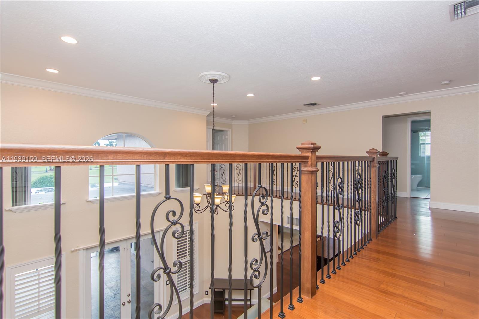 HOLLYWOOD LAKES COUNTRY C - Residential