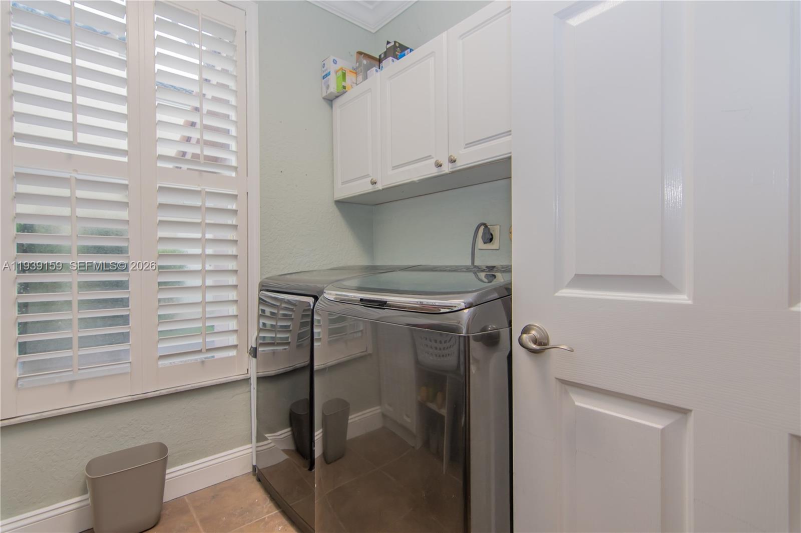 HOLLYWOOD LAKES COUNTRY C - Residential