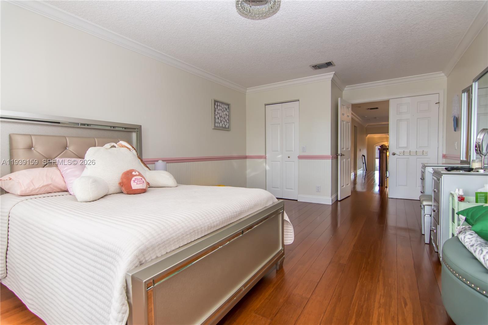 HOLLYWOOD LAKES COUNTRY C - Residential