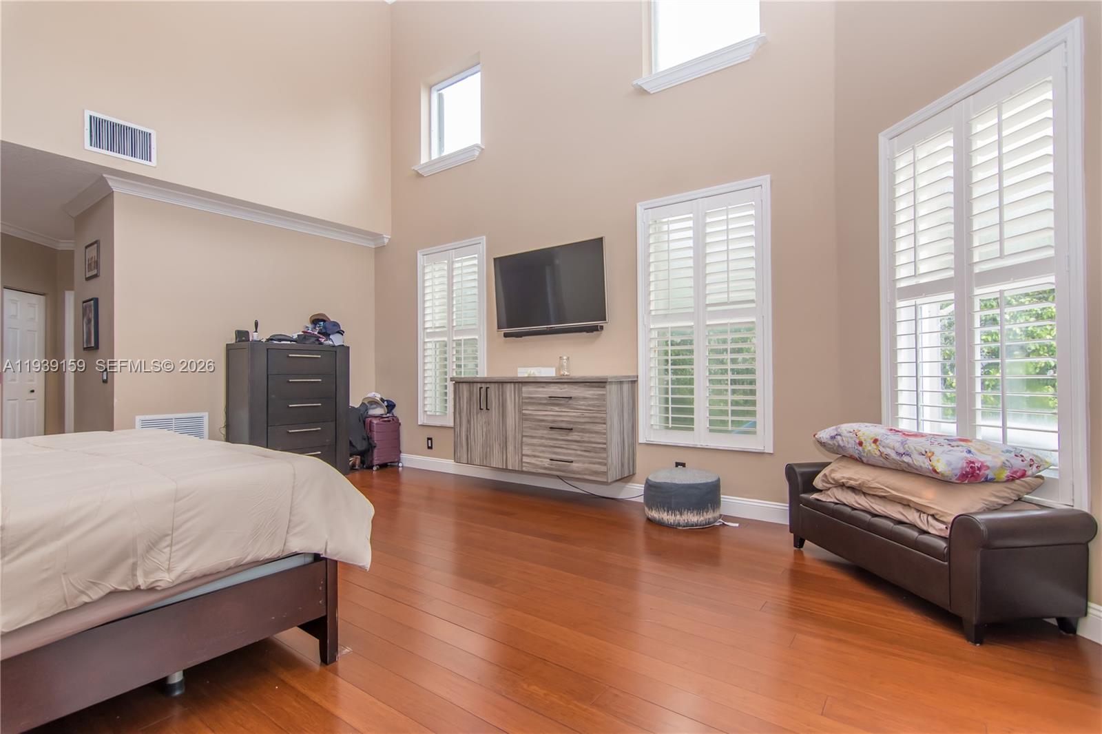 HOLLYWOOD LAKES COUNTRY C - Residential