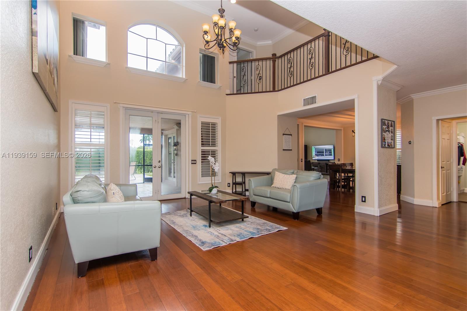 HOLLYWOOD LAKES COUNTRY C - Residential