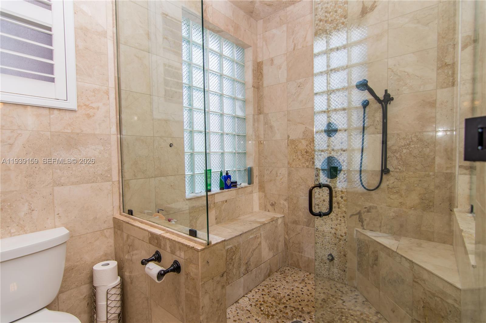 HOLLYWOOD LAKES COUNTRY C - Residential