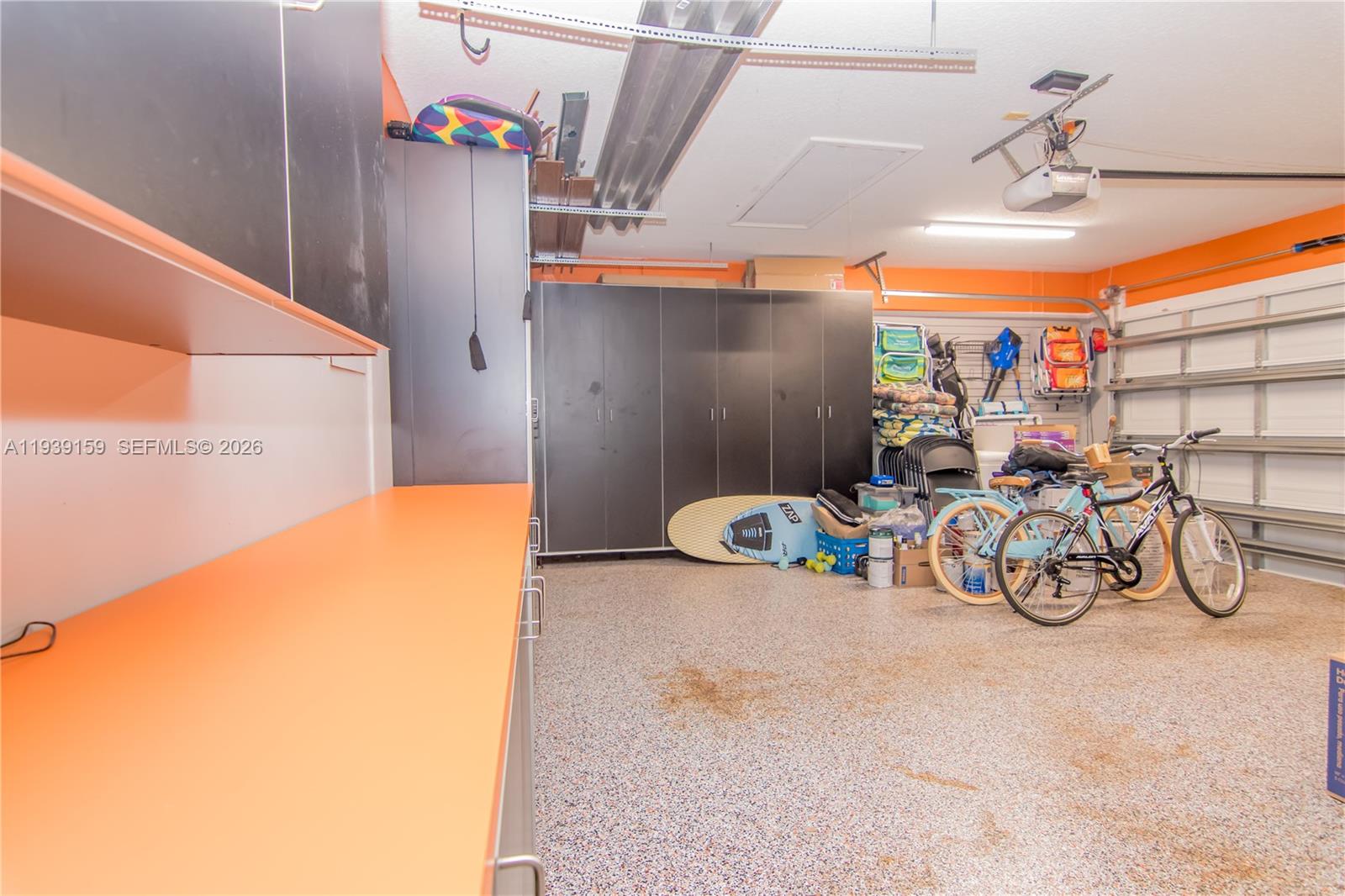 HOLLYWOOD LAKES COUNTRY C - Residential